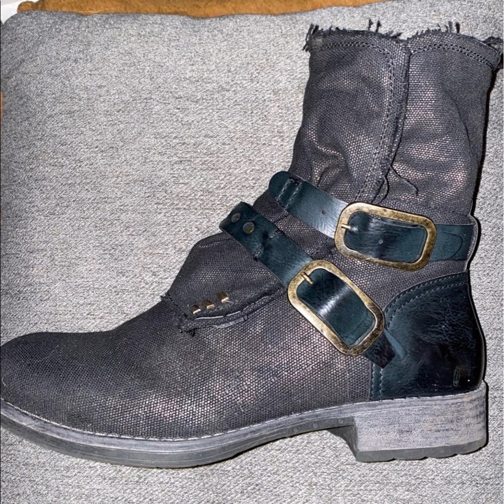 Black boots